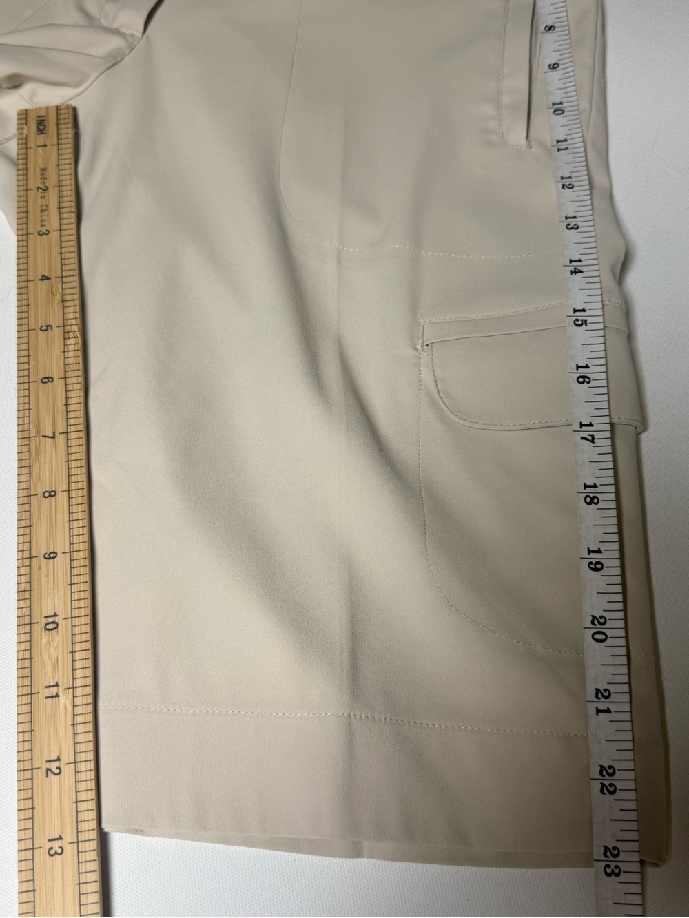Nike Golf Khaki Bermuda Shorts Size 4 Dri-FIT Stretch Cargo Pockets Classic - Picture 8 of 9